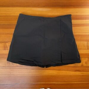 Simple Black Skort